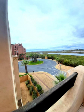 Apartamento premium en residencial en primera linea